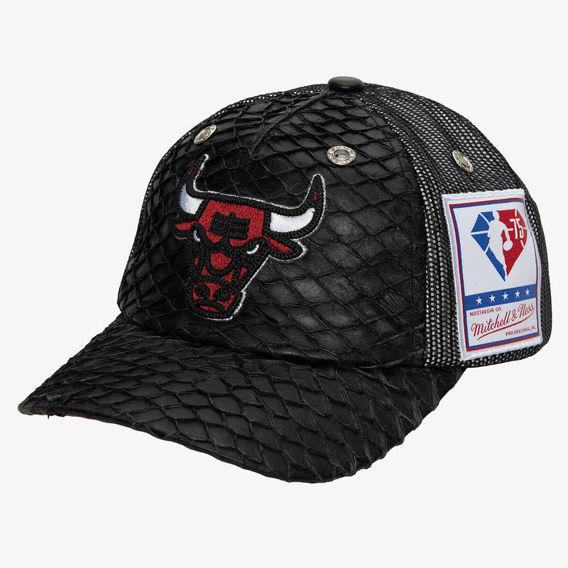 NBA 75TH PLATINUM LUX TRUCKER BULLS - Black NBA 75TH PLATINUM LUX TRUCKER BULLS - Black