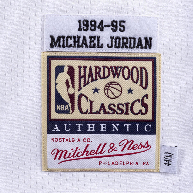 NBA AUTHENTIC JERSEY BULLS 1994 MICHAEL JORDAN - White - Image 3 NBA AUTHENTIC JERSEY BULLS 1994 MICHAEL JORDAN - White - Image 3