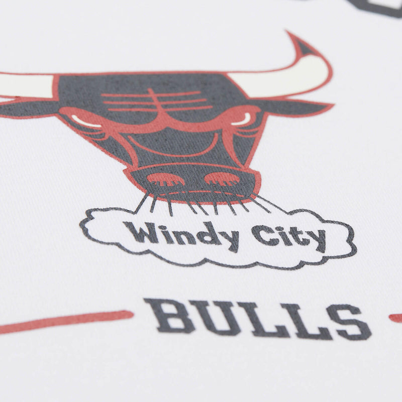 NBA GRAPHIC SS HOOD TEE BULLS White FC10112-CBUWHIT - Image 3 NBA GRAPHIC SS HOOD TEE BULLS White FC10112-CBUWHIT - Image 3