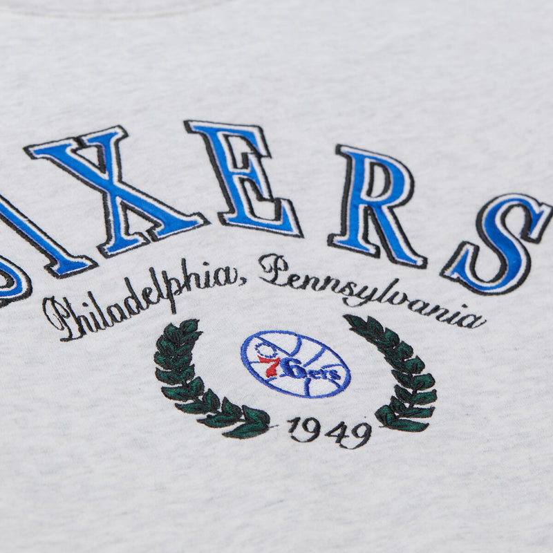 NBA WOMEN'S CROP FLEECE TOGGLE CREW 76ERS - Grey Heather - Image 3 NBA WOMEN'S CROP FLEECE TOGGLE CREW 76ERS - Grey Heather - Image 3