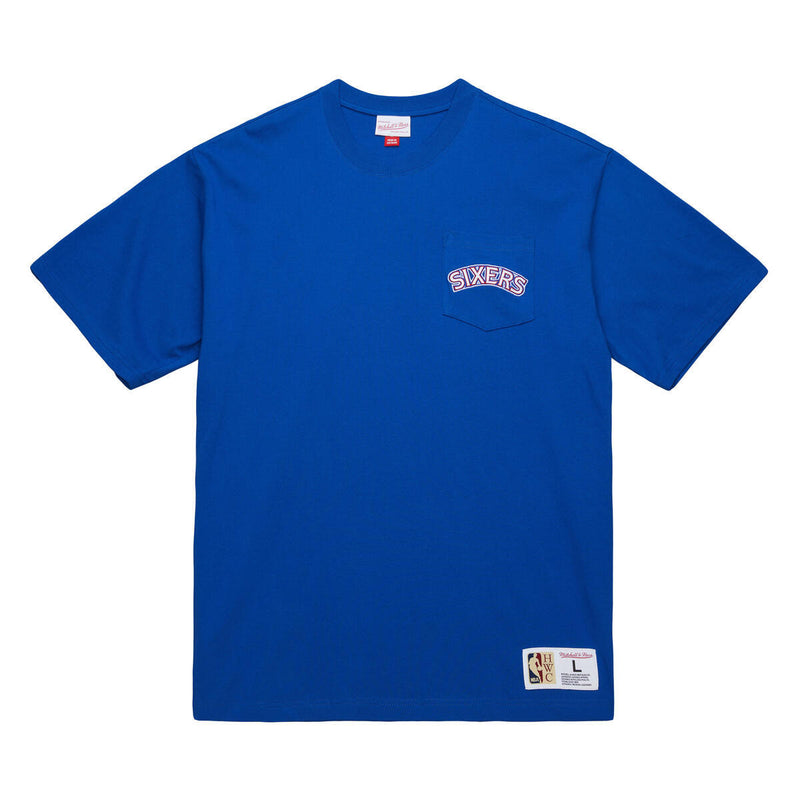 NBA DOUBLE HIT SS POCKET TEE VINTAGE LOGO 76ERS - Royal - Image 1 NBA DOUBLE HIT SS POCKET TEE VINTAGE LOGO 76ERS - Royal - Image 1