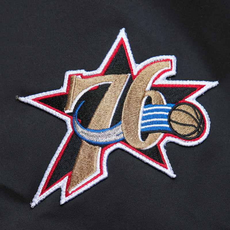 NBA LIGHTWEIGHT SATIN BOMBER VINTAGE LOGO 76ERS Black SJKT6599-P76YYPPPBLCK - Image 2 NBA LIGHTWEIGHT SATIN BOMBER VINTAGE LOGO 76ERS Black SJKT6599-P76YYPPPBLCK - Image 2