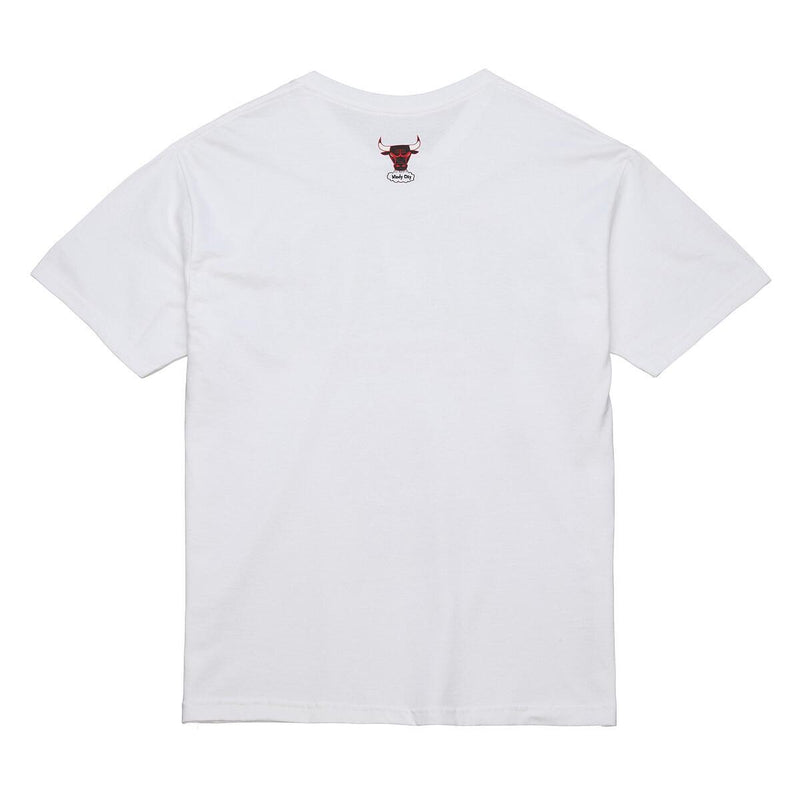 NBA SSWAGGER GRAPHIC TEE BULLS White SS8754-CBUWHIT - Image 2 NBA SSWAGGER GRAPHIC TEE BULLS White SS8754-CBUWHIT - Image 2