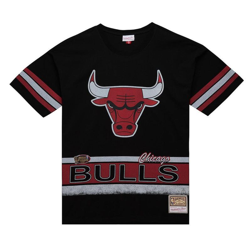 NBA FASHION OVERSIZED SS TEE VINTAGE LOGO BULLS Black TCRW6624-CBUYYPPPBLCK - Image 1 NBA FASHION OVERSIZED SS TEE VINTAGE LOGO BULLS Black TCRW6624-CBUYYPPPBLCK - Image 1