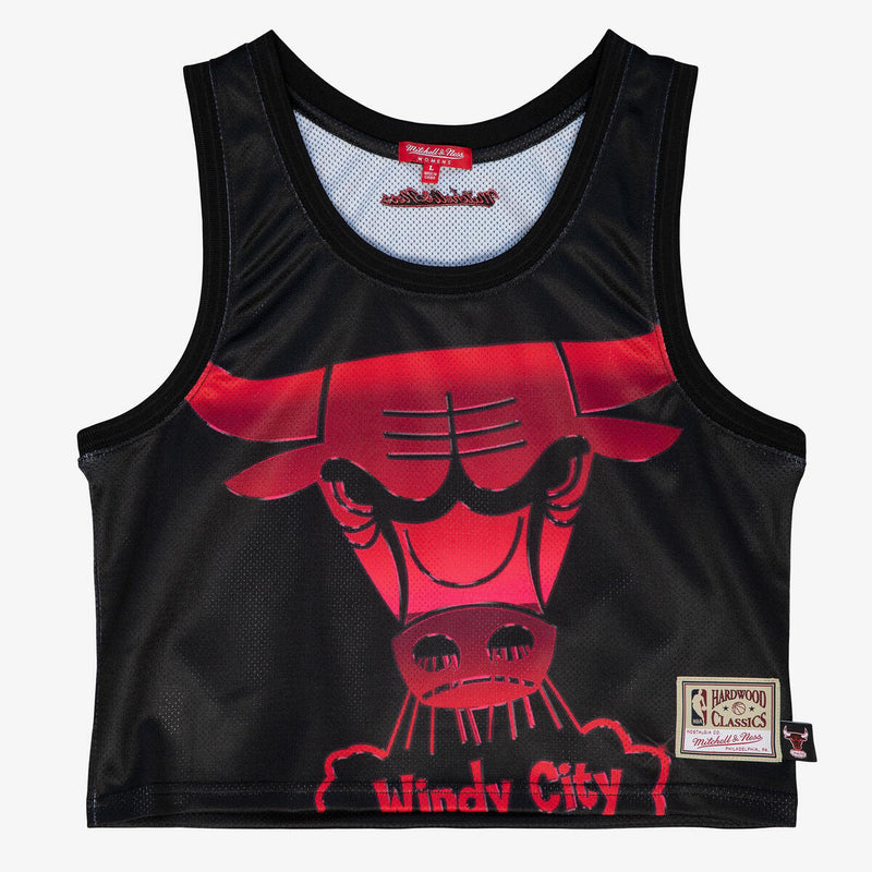 NBA WOMEN'S BIG FACE 4.0 CROP TANK BULLS - Black - Image 1 NBA WOMEN'S BIG FACE 4.0 CROP TANK BULLS - Black - Image 1
