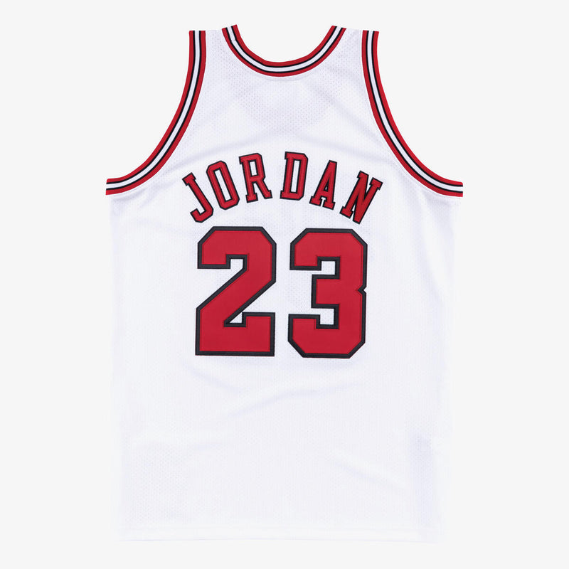 NBA AUTHENTIC HOME JERSEY BULLS 1997 MICHAEL JORDAN - White - Image 2 NBA AUTHENTIC HOME JERSEY BULLS 1997 MICHAEL JORDAN - White - Image 2
