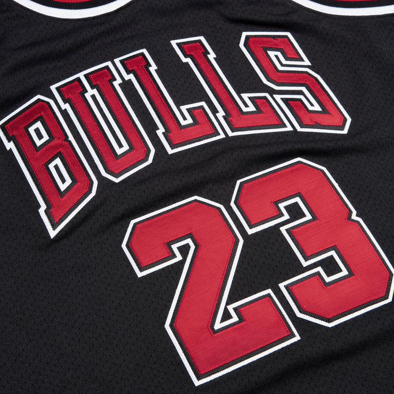 NBA AUTHENTIC ALTERNATE JERSEY BULLS 1997 MICHAEL JORDAN - Black - Image 5 NBA AUTHENTIC ALTERNATE JERSEY BULLS 1997 MICHAEL JORDAN - Black - Image 5