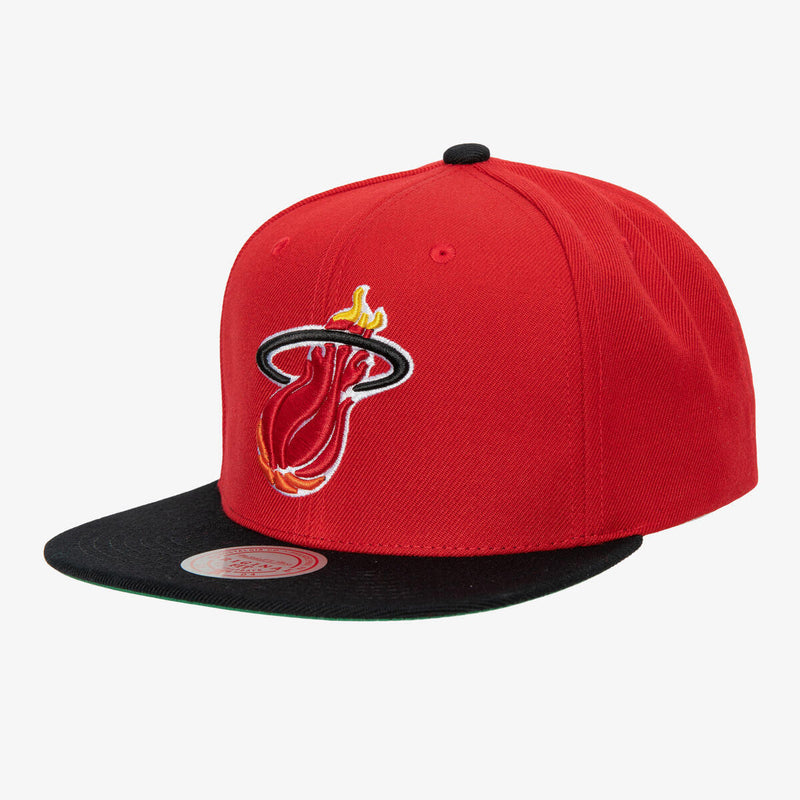 NBA TEAM 2 TONE 2.0 SNAPBACK HWC HEAT Red-Black HHSS3267-MHEYYPPPRDBK - Image 1 NBA TEAM 2 TONE 2.0 SNAPBACK HWC HEAT Red-Black HHSS3267-MHEYYPPPRDBK - Image 1