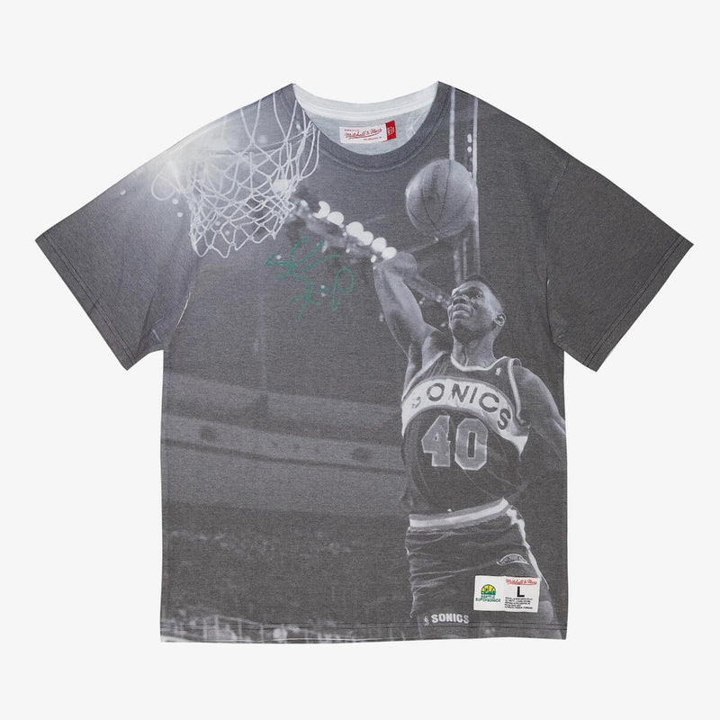 NBA ABOVE THE RIM SUBLIMATED SS TEE SUPERSONICS SHAWN KEMP White TCRW3401-SSUYYSKEWHIT - Image 1 NBA ABOVE THE RIM SUBLIMATED SS TEE SUPERSONICS SHAWN KEMP White TCRW3401-SSUYYSKEWHIT - Image 1