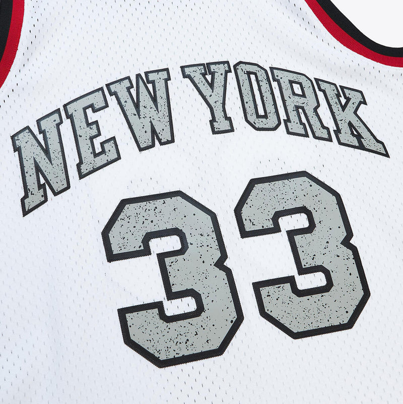 NBA CRACKED CEMENT SWINGMAN JERSEY KNICKS 1991 PATRICK EWING - Image 3 NBA CRACKED CEMENT SWINGMAN JERSEY KNICKS 1991 PATRICK EWING - Image 3