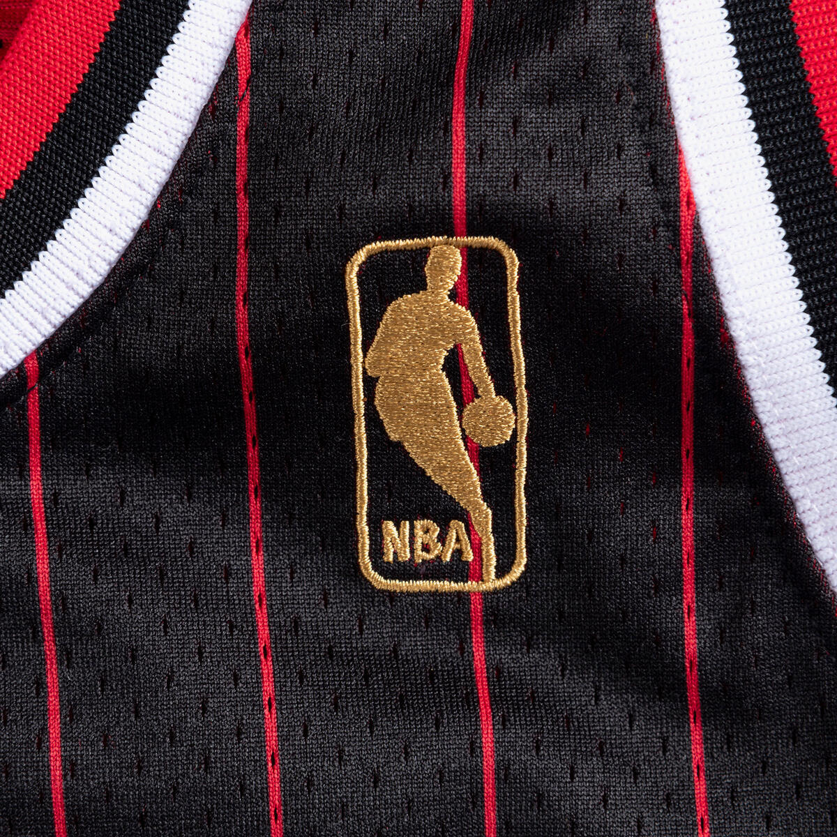 NBA AUTHENTIC ALTERNATE JERSEY BULLS 1996 MICHAEL JORDAN - Black - Image 4