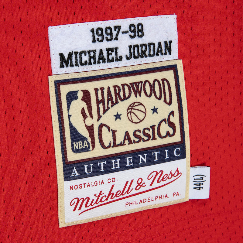 NBA AUTHENTIC JERSEY BULLS 1997 MICHAEL JORDAN - University Red - Image 3