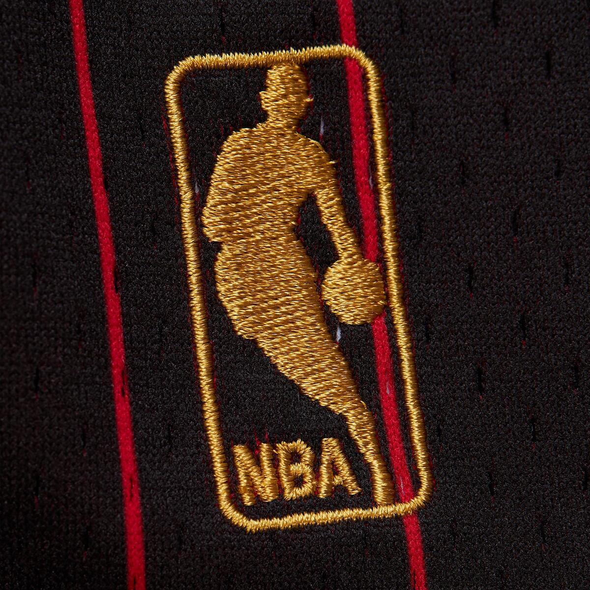 NBA AUTHENTIC ALTERNATE SHORTS BULLS 96-97 - Black - Image 5