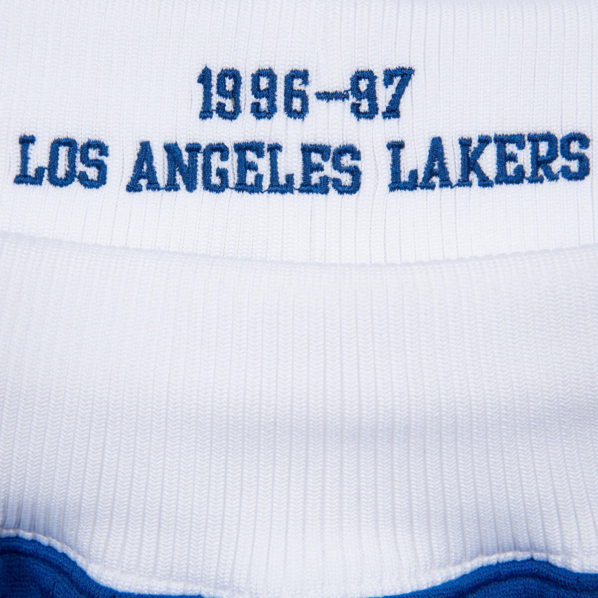 NBA AUTHENTIC ALTERNATE SHORTS LAKERS 96-97 Royal ASHRGS18120-LALROYA96 - Image 5