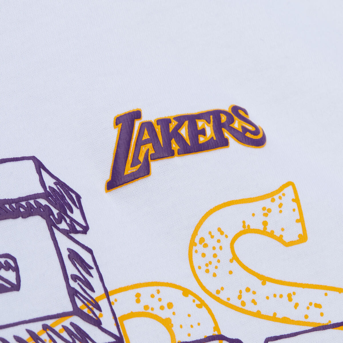 NBA STRIKER PREMIUM SS GRAPHIC TEE LAKERS White FC10124-LALWHIT - Image 4