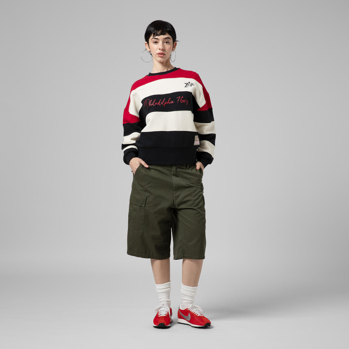 NBA WOMEN'S BLOCKED FLEECE CREW 76ERS - Black - Image 6