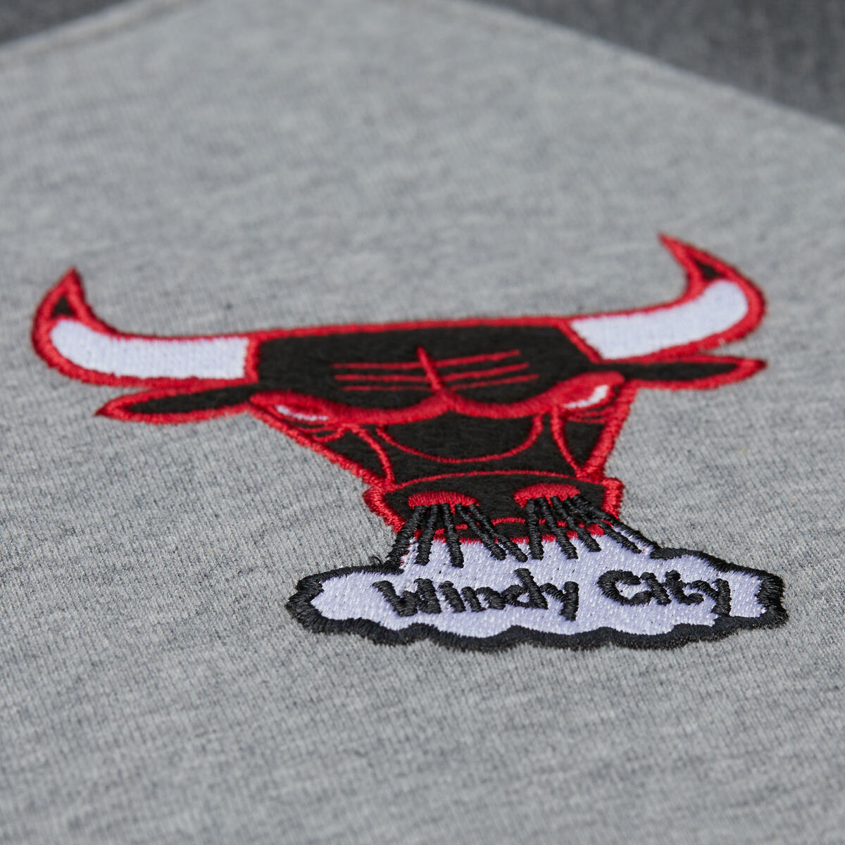 NBA LEGACY COLLECTION PREMIUM LS TEE CHICAGO BULLS - Image 3