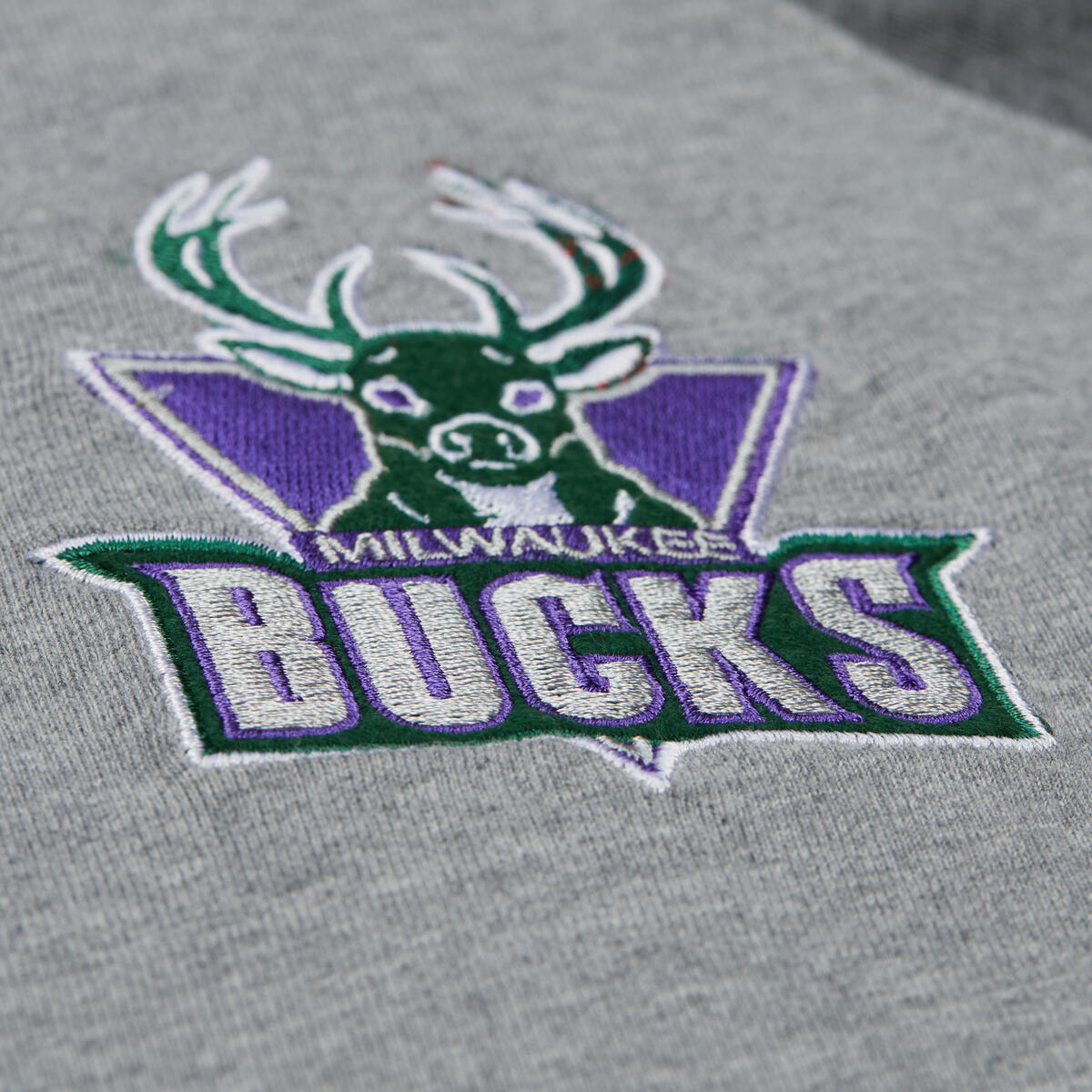 NBA LEGACY COLLECTION PREMIUM LS TEE MILWAUKEE BUCKS - Image 3