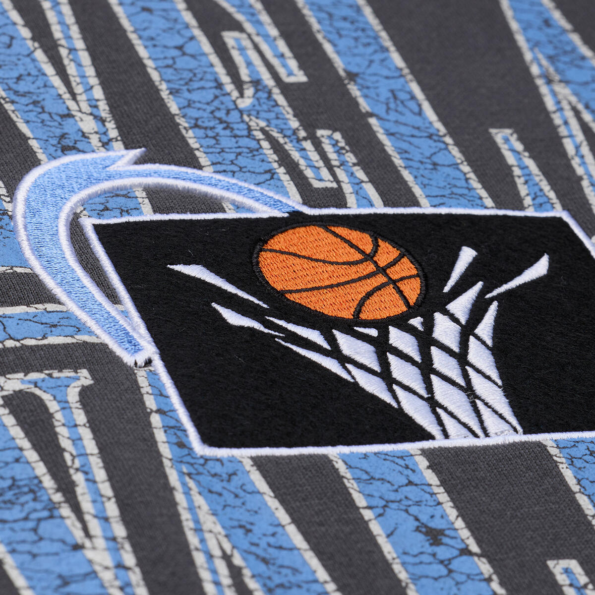 NBA DOWNTOWN COLLECTION FLEECE CREW CLEVELAND CAVALIERS - Image 3