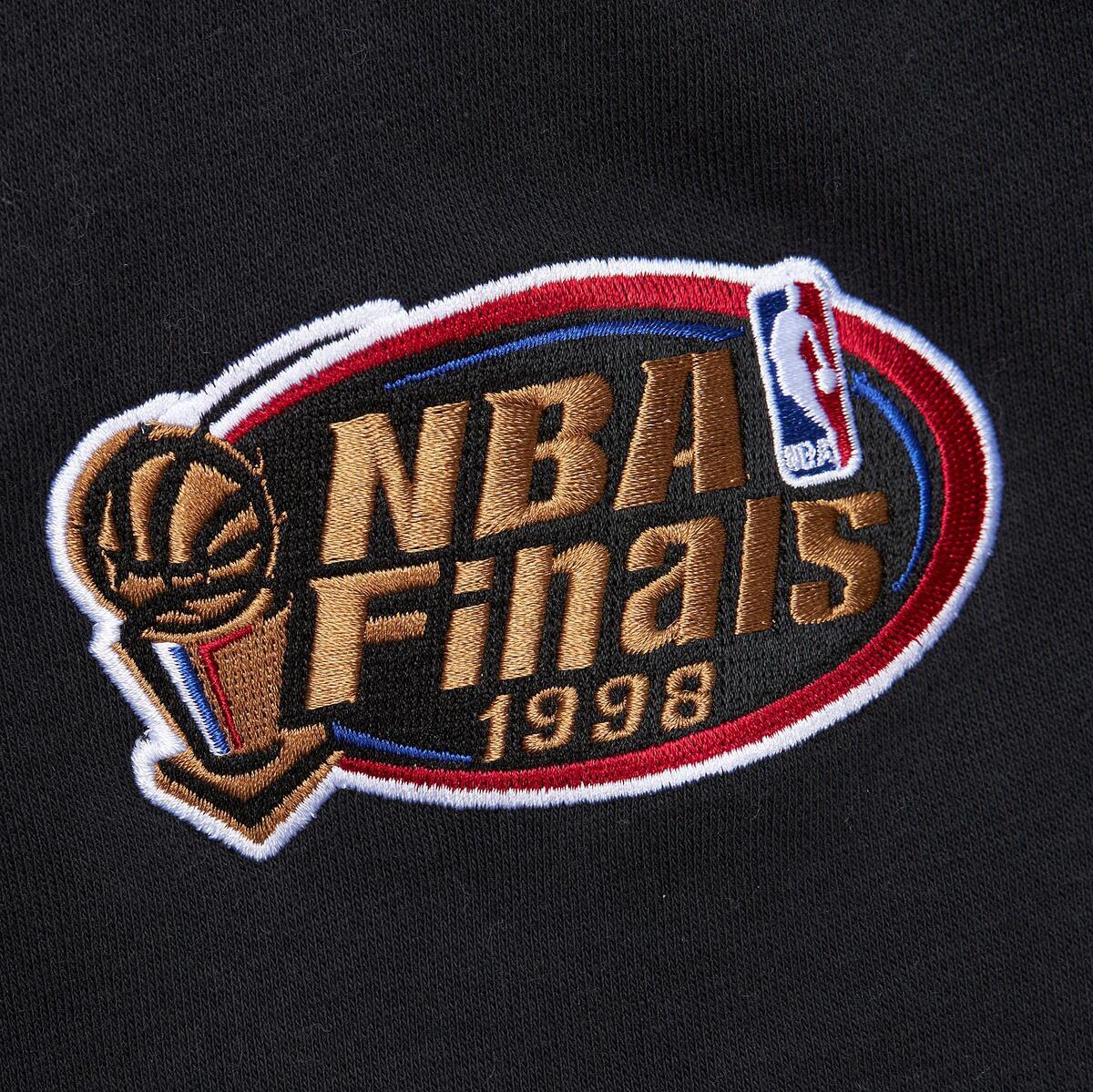 NBA ALLOVER CREW 4.0 VINTAGE LOGO BULLS Grey Heather FC8055-CBUGYHT - Image 6