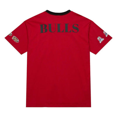 NBA TEAM OG 3.0 SS TEE VINTAGE LOGO BULLS - Scarlet - Image 2