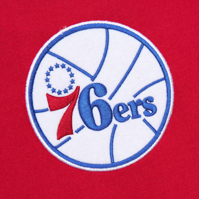 NBA TEAM OG 3.0 SS TEE VINTAGE LOGO 76ERS Scarlet FC8082-P76SCAR - Image 1