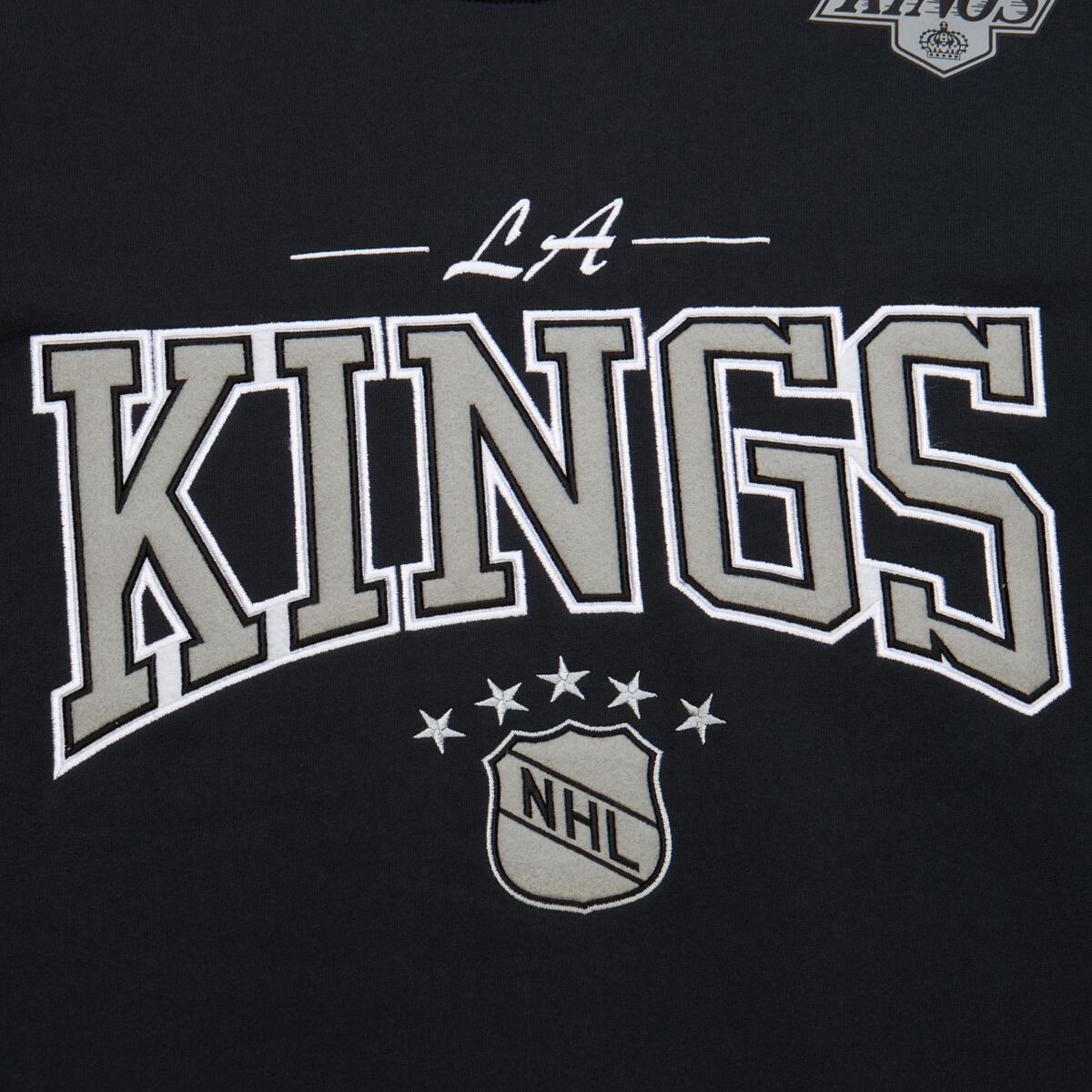 NHL THERE AND BACK 2.0 CREW FLEECE VINTAGE LOGO KINGS Black FC8088-LAKBLCK - Image 3