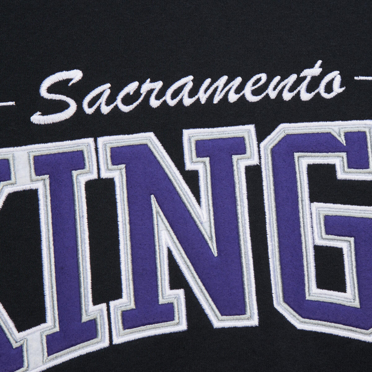 NBA THERE AND BACK 2.0 CREW FLEECE VINTAGE LOGO KINGS Black FC8088-SKIBLCK - Image 4