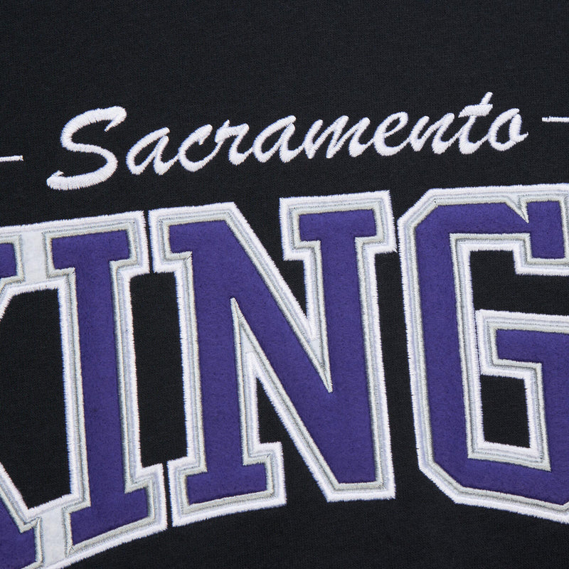 NBA THERE AND BACK 2.0 CREW FLEECE VINTAGE LOGO KINGS Black FC8088-SKIBLCK - Image 4