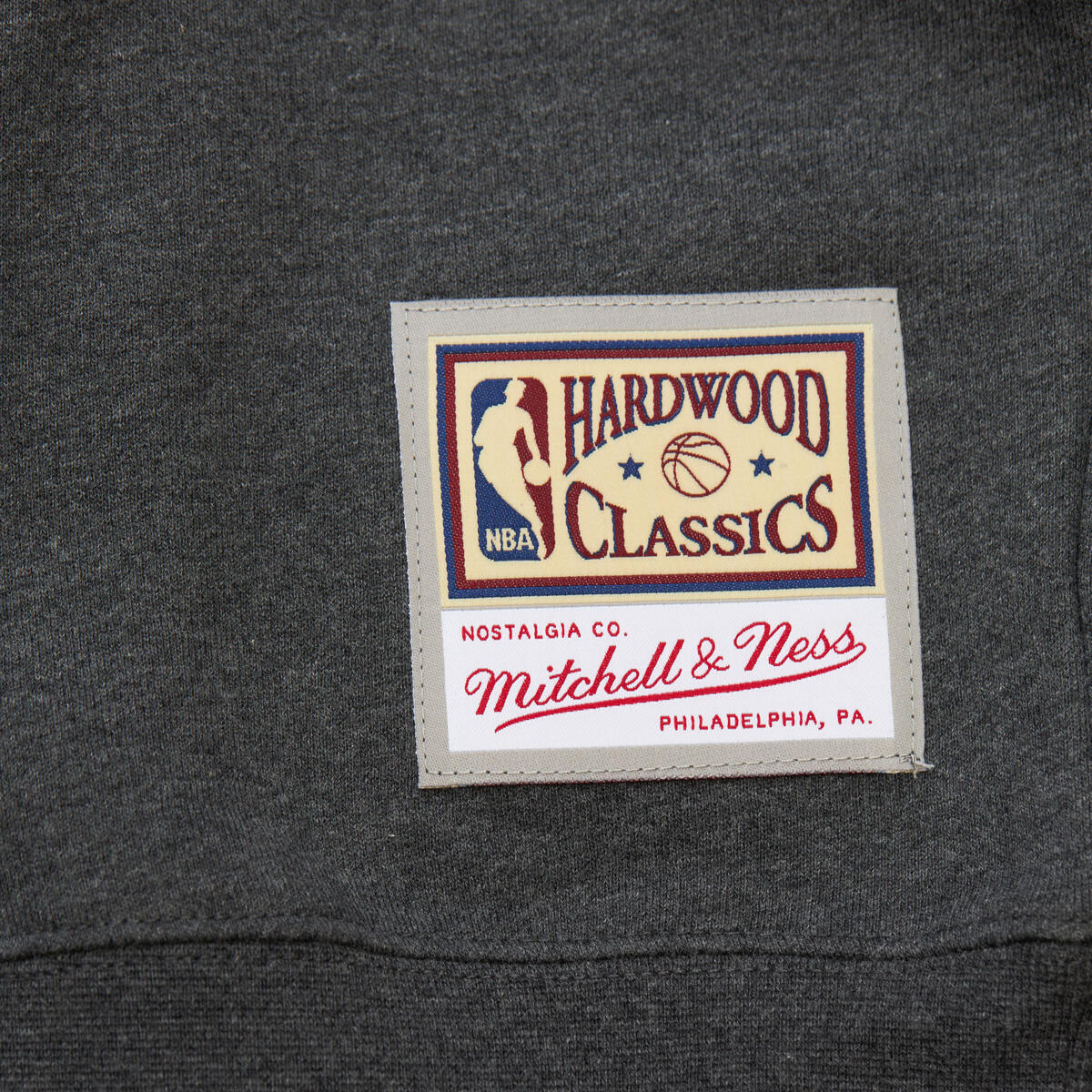 NBA WOMEN'S GRAPHIC HEATHER OVERSIZED SWEATSHIRT BUCKS - Image 3