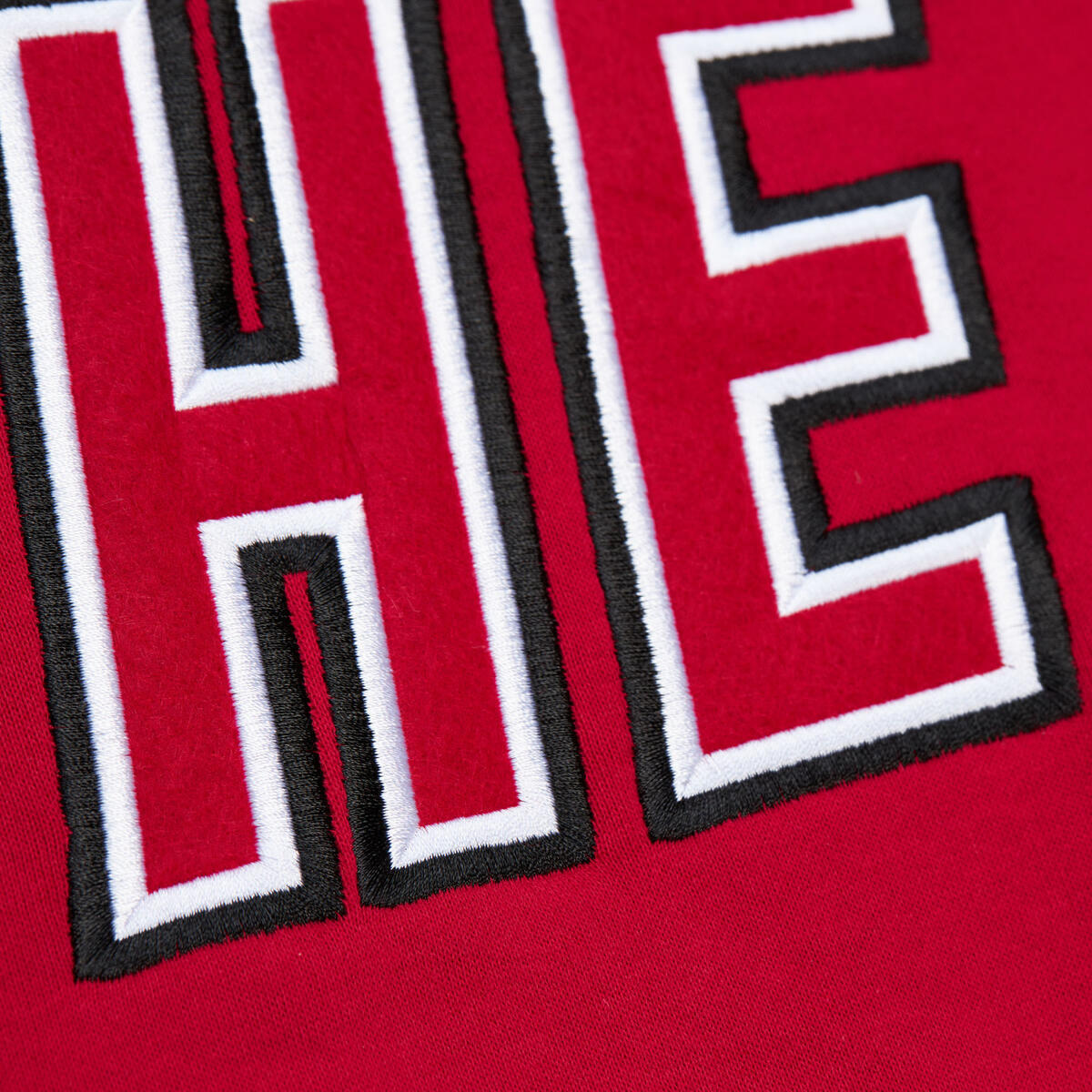 NBA THERE AND BACK FLEECE CREW HEAT Scarlet FCPO6338-MHEYYPPPSCAR - Image 4