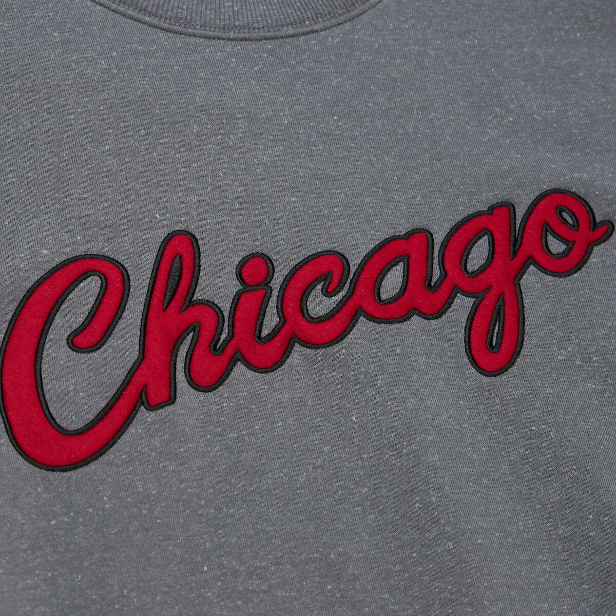 NBA SNOW WASHED FLEECE CREW BULLS Grey Heather FCPO6658-CBUYYPPPGYHT - Image 3