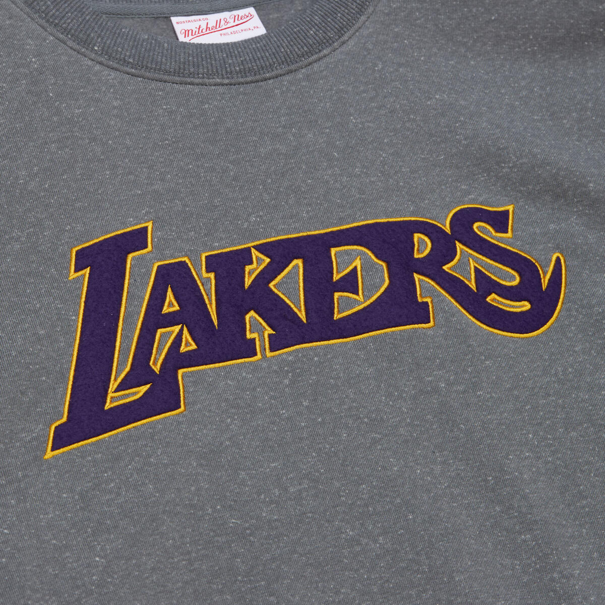 NBA SNOW WASHED FLEECE CREW LAKERS Grey Heather FCPO6658-LALYYPPPGYHT - Image 3
