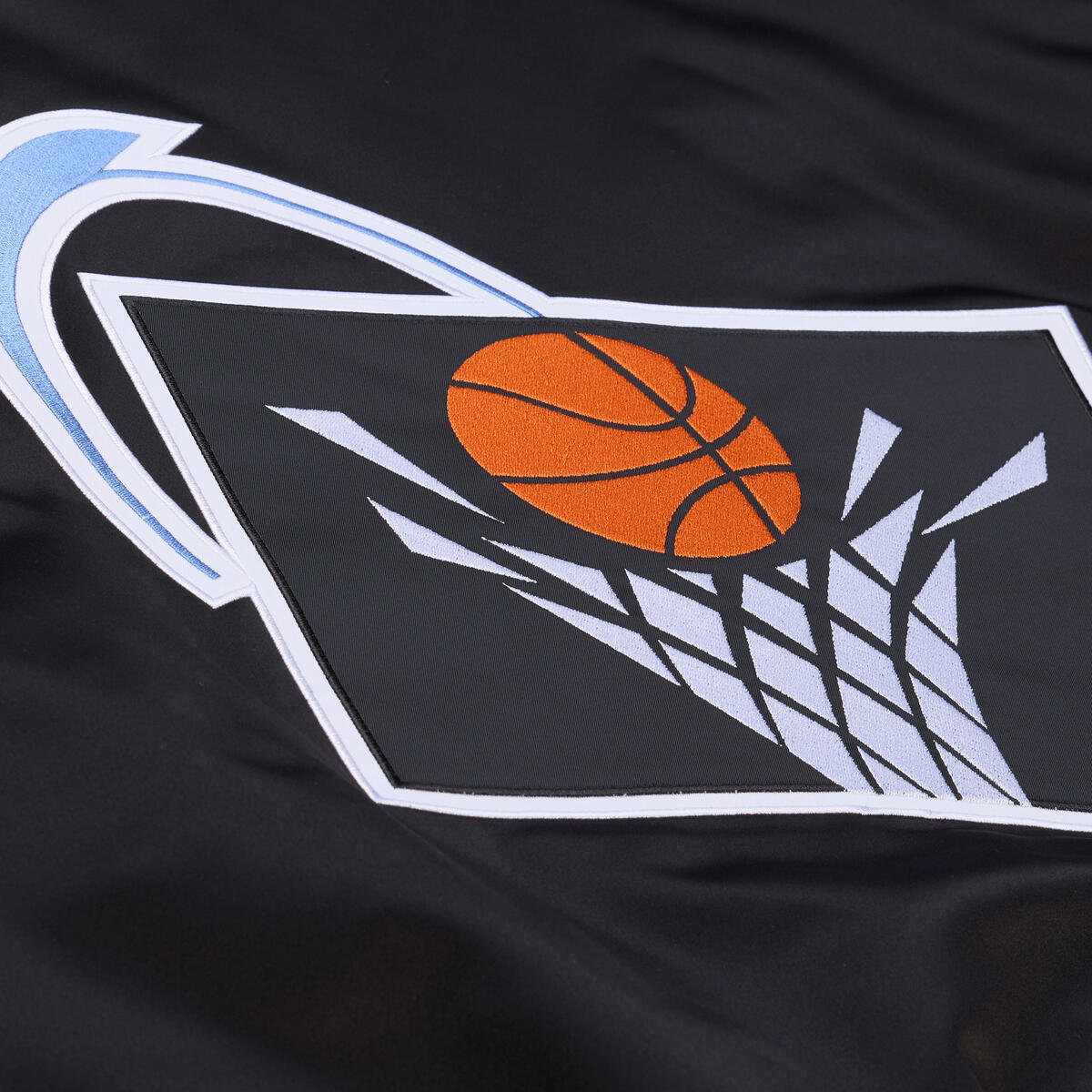 NBA THROW IT BACK HEAVYWEIGHT SATIN JACKET VINTAGE CAVALIERS - Image 7