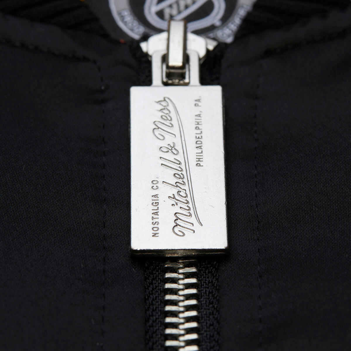 NHL THROW IT BACK HEAVYWEIGHT SATIN JACKET CURRENT BRUINS - Image 4