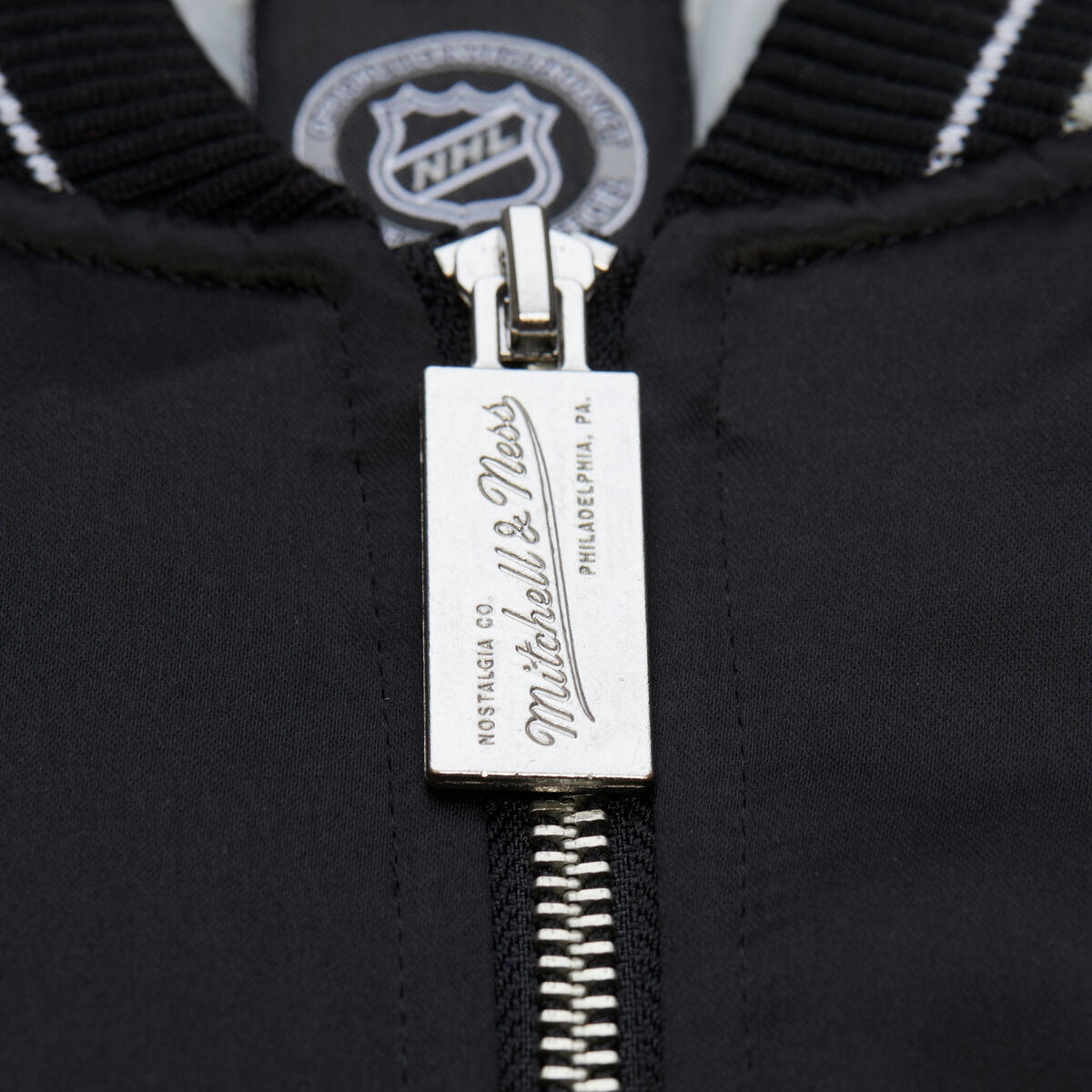 NHL THROW IT BACK HEAVYWEIGHT SATIN JACKET CURRENT KINGS - Image 4