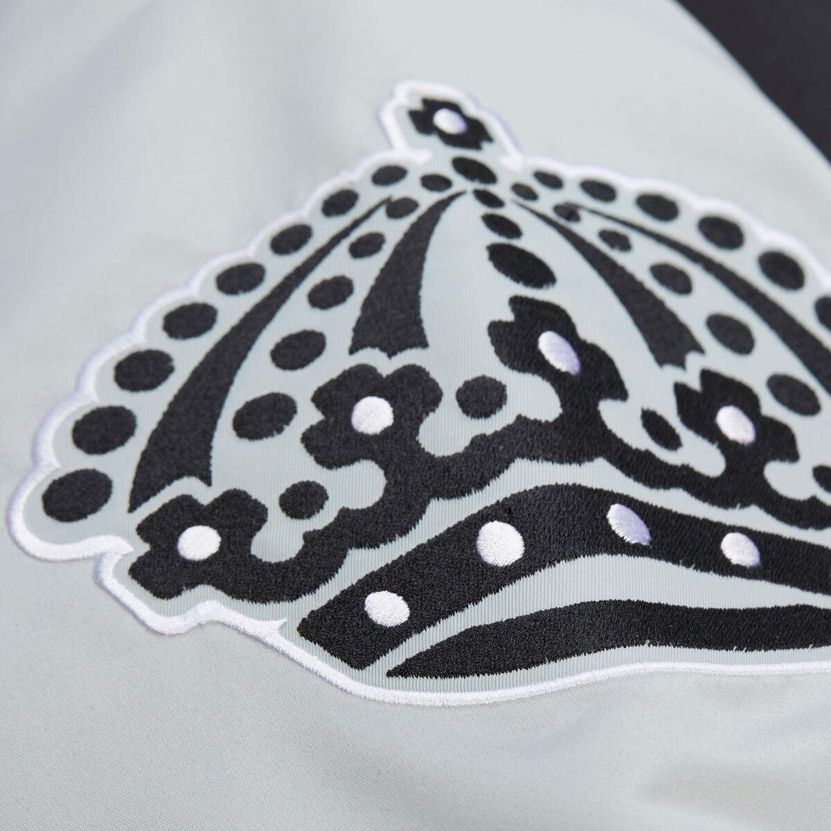 NHL THROW IT BACK HEAVYWEIGHT SATIN JACKET CURRENT KINGS - Image 7