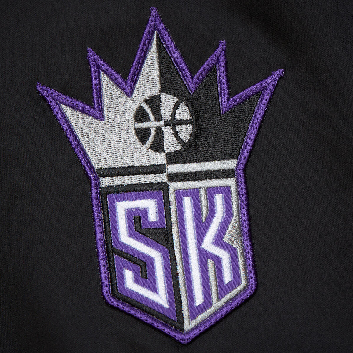 NBA TEAM LEADER SATIN BOMBER VINTAGE LOGO KINGS Black JK8095-SKIBLCK - Image 5