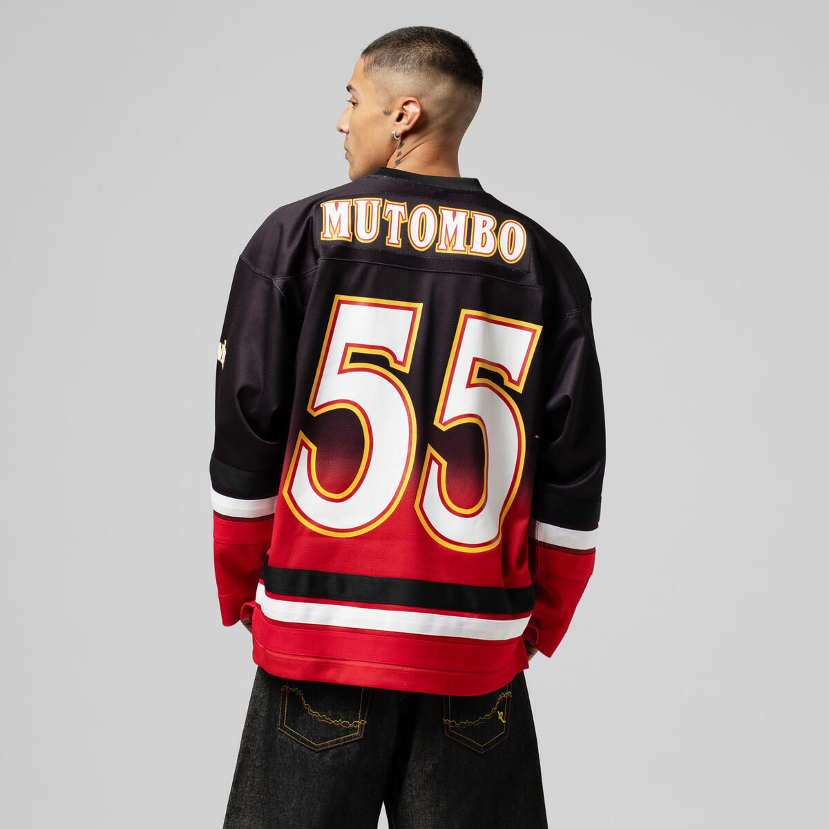 NBA MAXXED OUT FASHION HOCKEY JERSEY HAWKS DIKEMBE MUTOMBO - Image 10