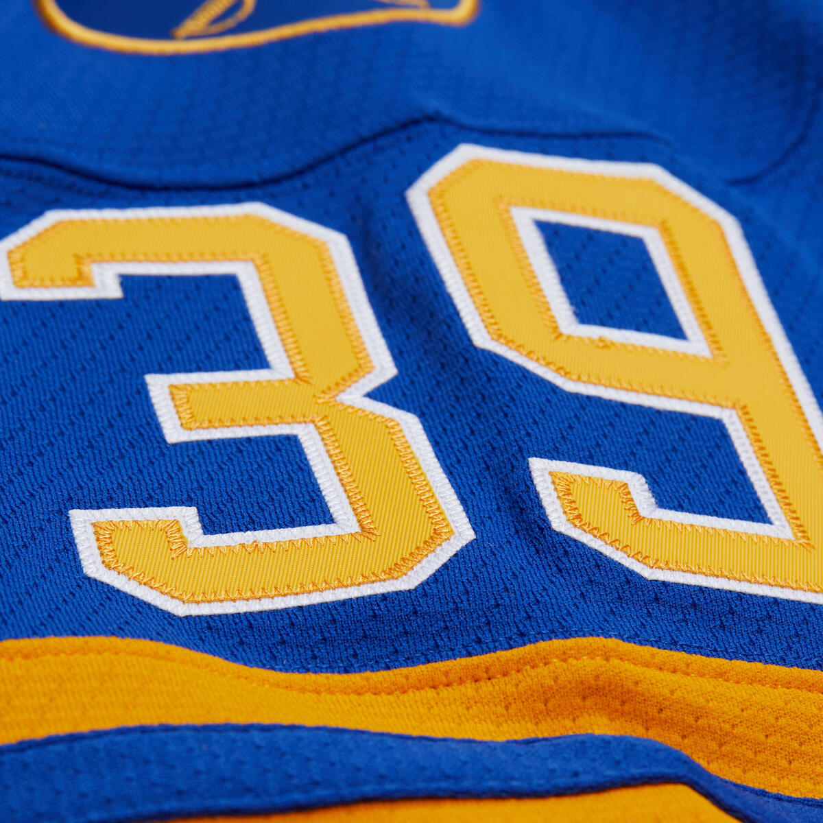 NHL DARK JERSEY SABRES 1995 DOMINIK HASEK - Royal - Image 6