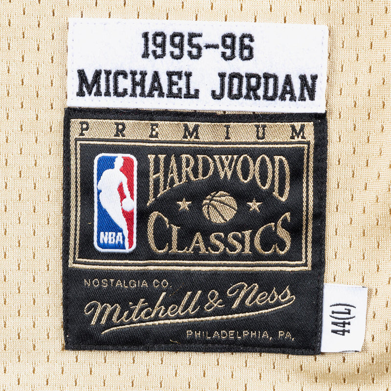 NBA GOLD BASKETBALL JERSEY BULLS 1995 MICHAEL JORDAN - Gold - Image 3