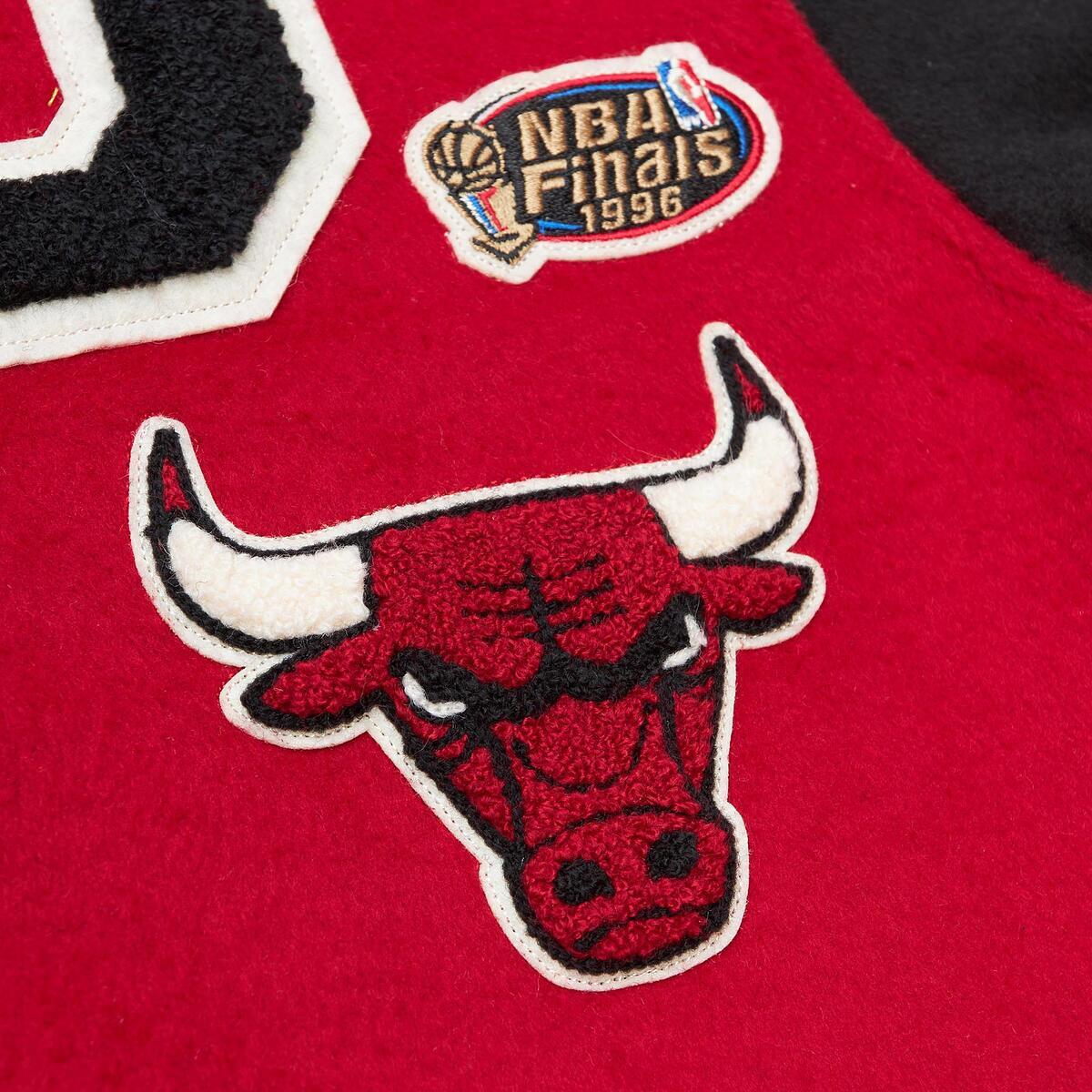 NBA TEAM LEGACY VARSITY JACKET BULLS - Image 3