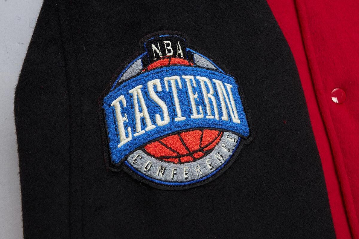 NBA TEAM LEGACY VARSITY JACKET BULLS - Image 5