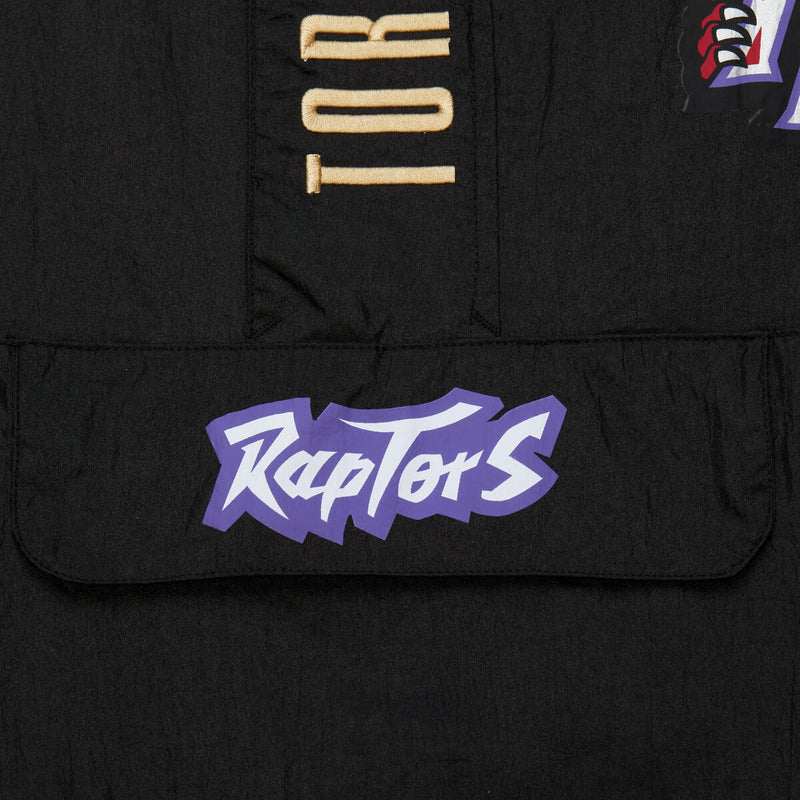NBA TEAM OG 2.0 ANORAK WINDBREAKER VINTAGE LOGO RAPTORS Black OJPO7093-TRAYYPPPBLCK - Image 4