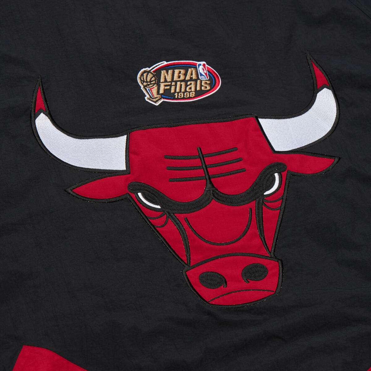 NBA RETRO FULL ZIP JACKET BULLS Black-Red OJZP5939-CBUYYPPPBKRD - Image 4