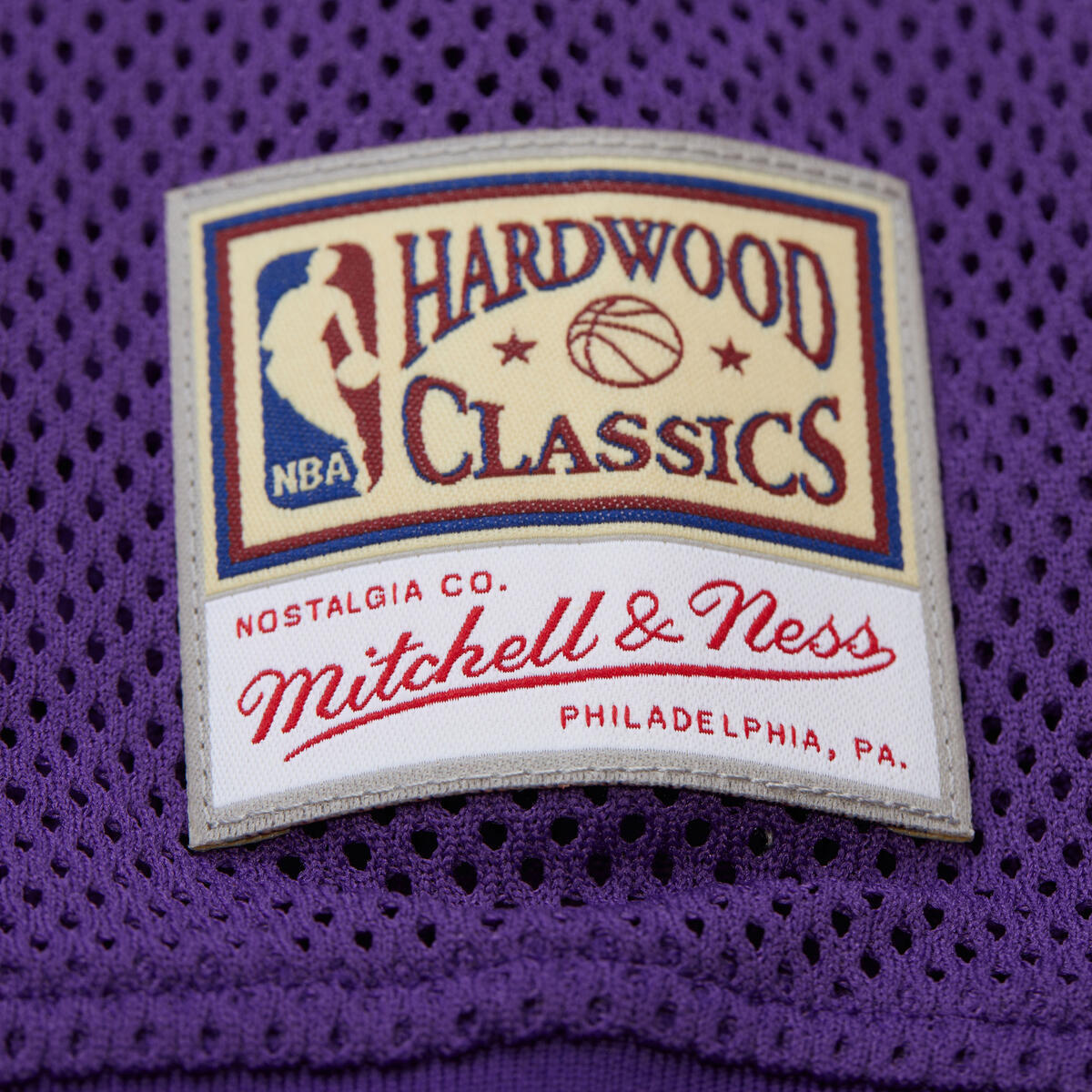 NBA WOMEN'S CROPPED LS MESH HENLEY LAKERS - Purple - Image 4