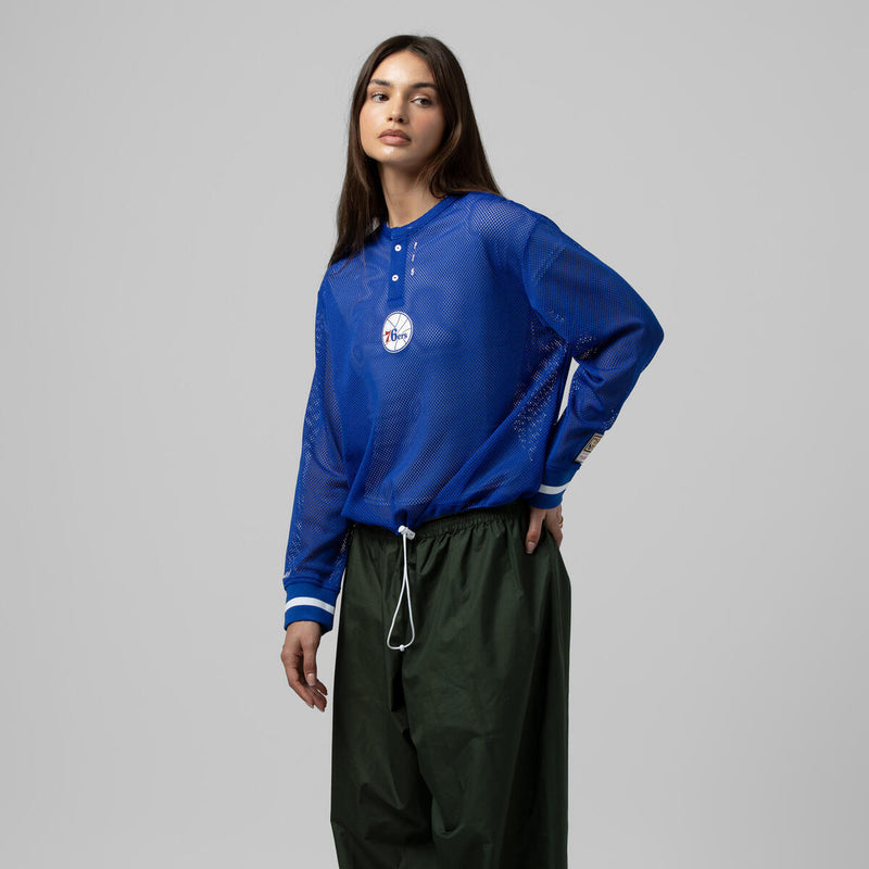 NBA WOMEN'S CROPPED LS MESH HENLEY 76ERS - Image 7