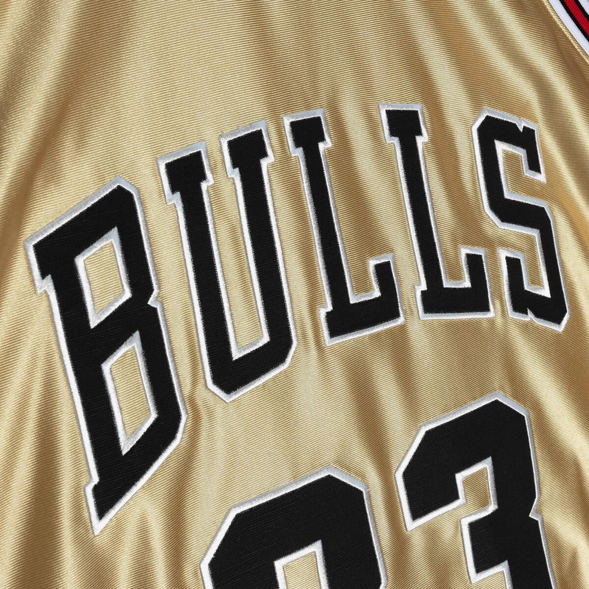 NBA 75TH GOLD SWINGMAN JERSEY BULLS 1997 SCOTTIE PIPPEN - Image 4