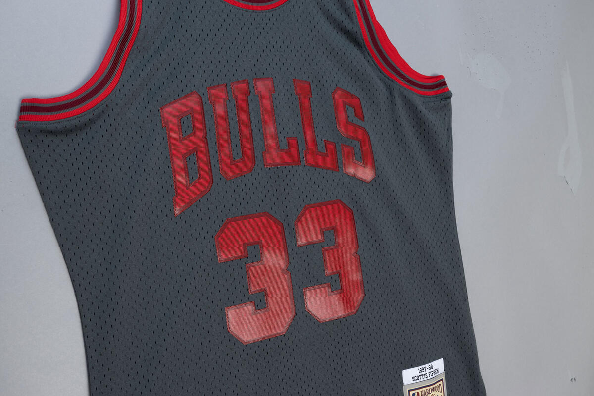 NBA SPACE KNIT SWINGMAN JERSEY BULLS 1997 SCOTTIE PIPPEN - Image 3