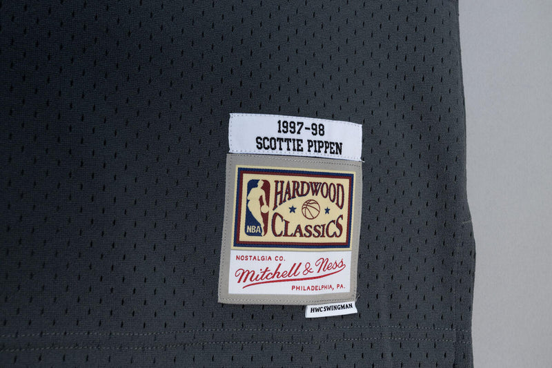 NBA SPACE KNIT SWINGMAN JERSEY BULLS 1997 SCOTTIE PIPPEN - Image 4